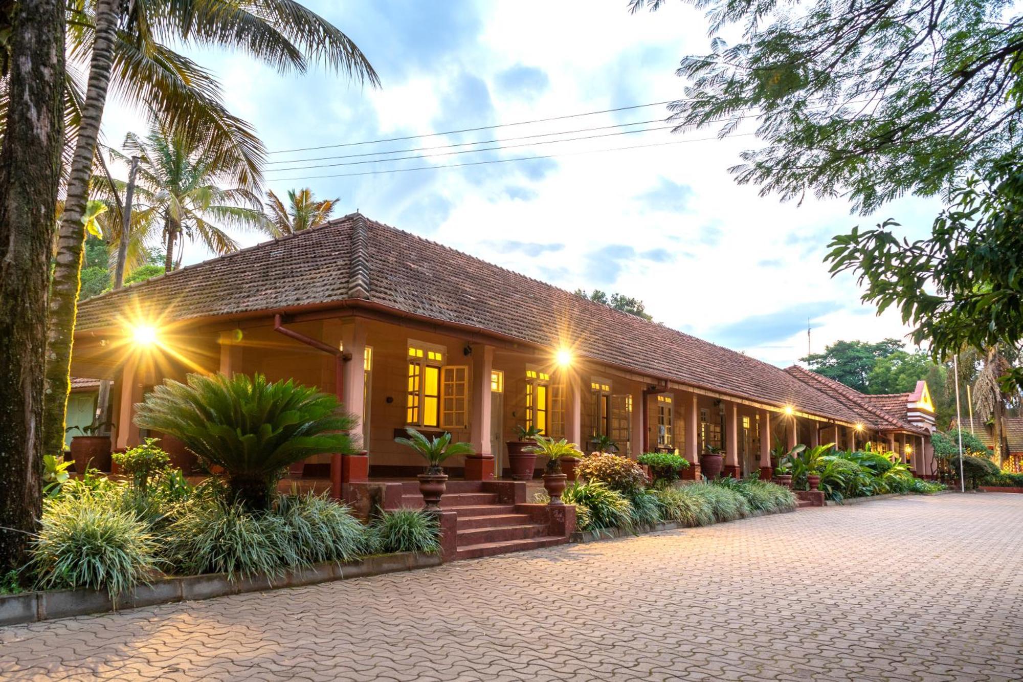 Masindi Hotel Esterno foto