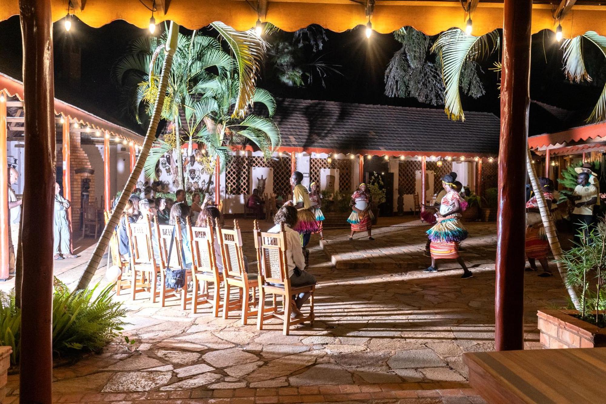 Masindi Hotel Esterno foto
